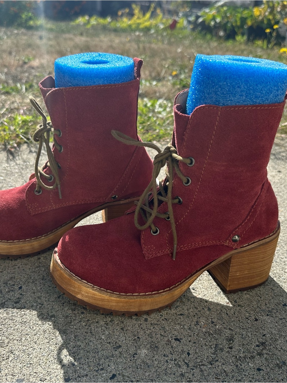 Women’s Suede Lace-Up Platform Boots - Burgundy